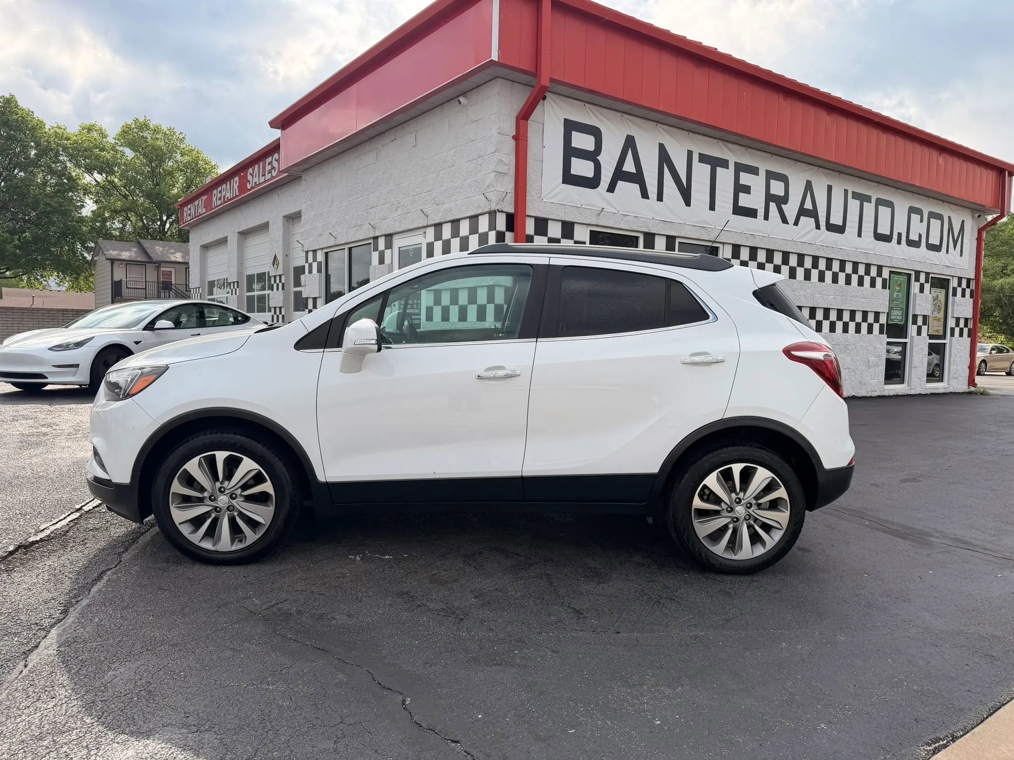 Used 2018 Buick Encore Preferred FWD image 2