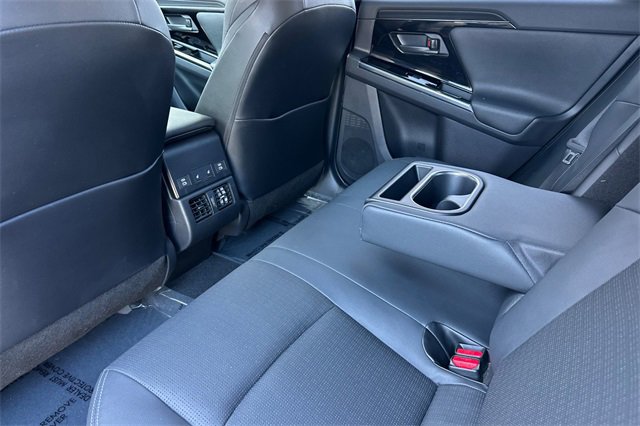 Used 2023 Subaru Solterra Limited image 13