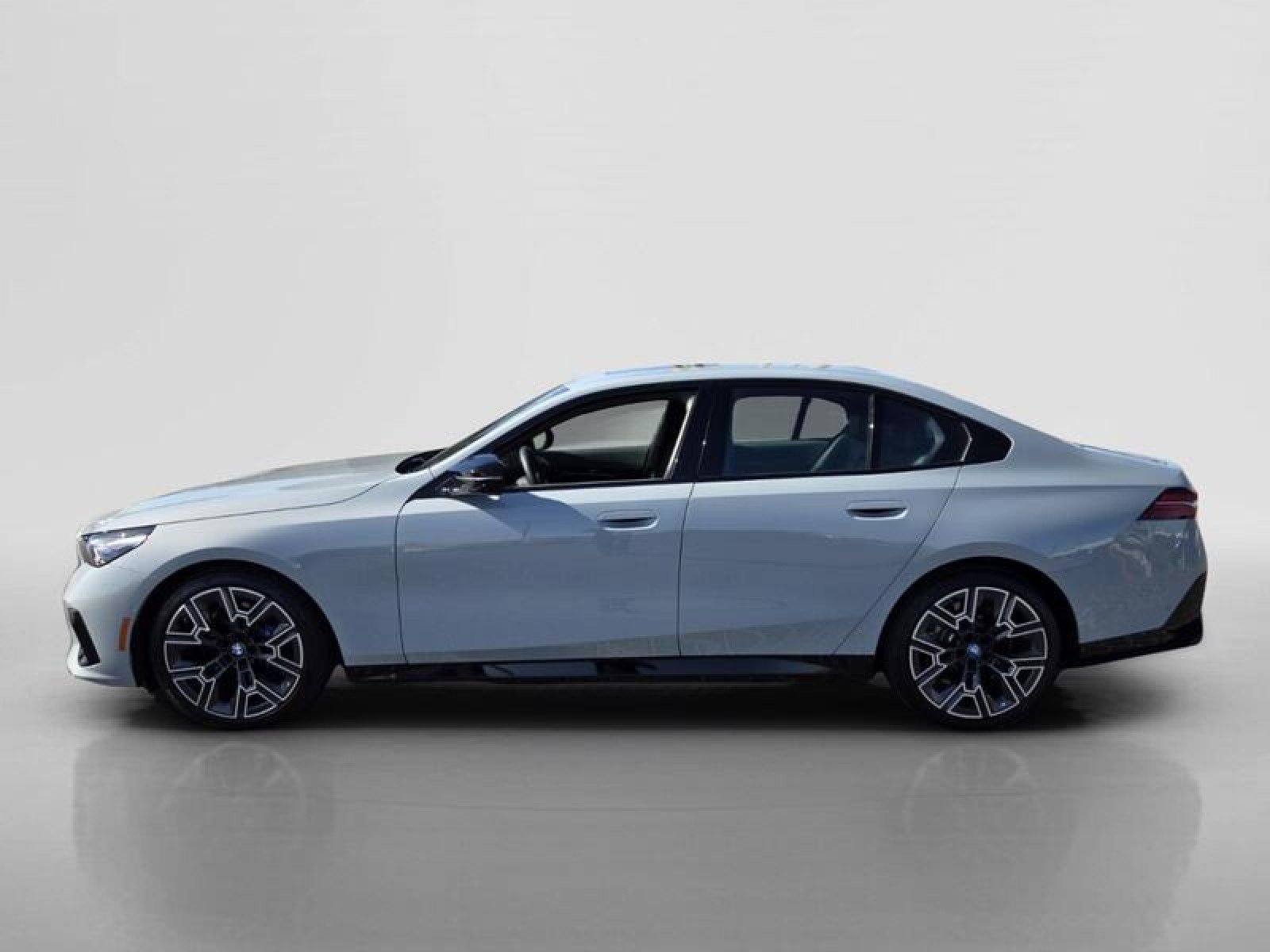 Used 2025 BMW i5 M60 w/ Premium Package AWD/4WD image 2
