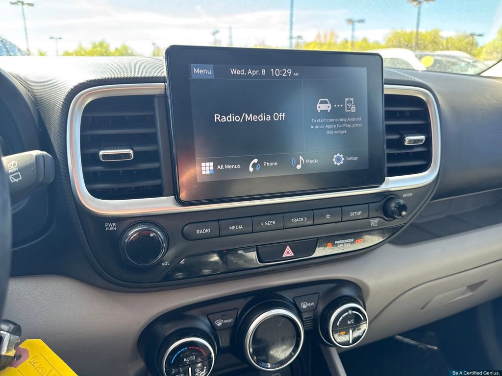 Certified 2023 Hyundai Venue SEL image 43