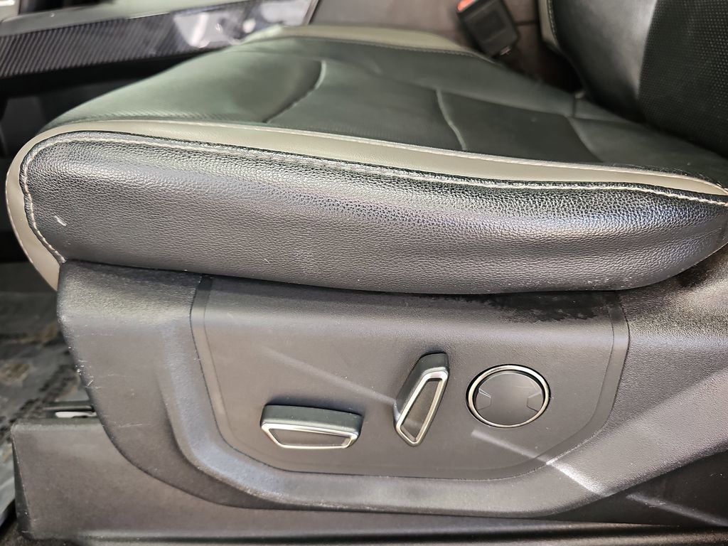 Used 2018 Ford F150 Raptor w/ Equipment Group 802A Luxury image 28