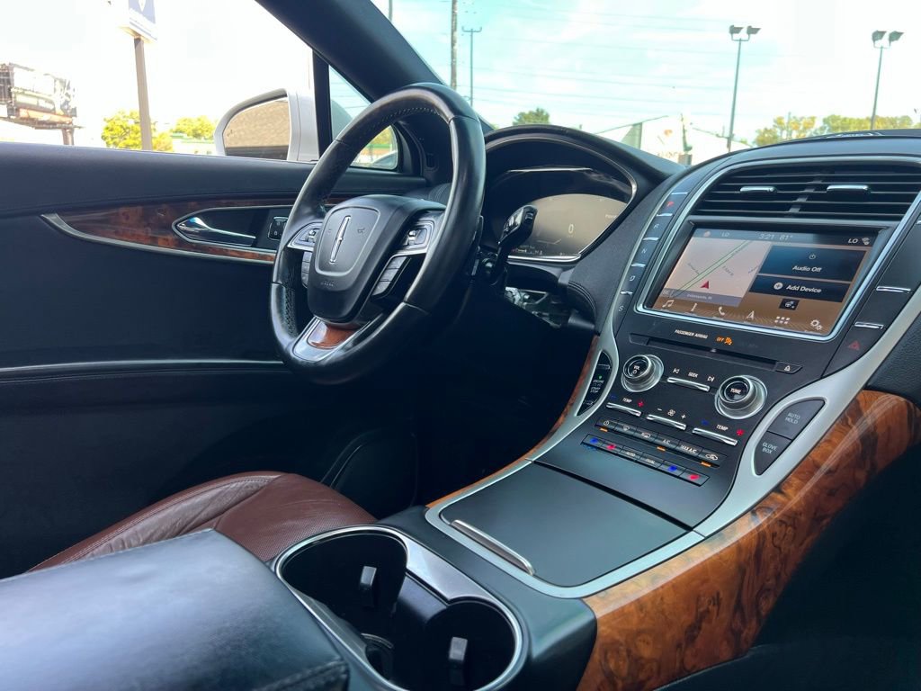 Used 2019 Lincoln Nautilus Reserve image 31