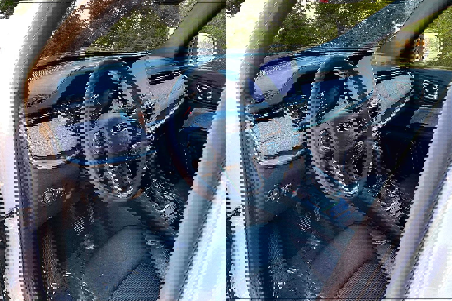 Used 2024 Jeep Compass Latitude image 18