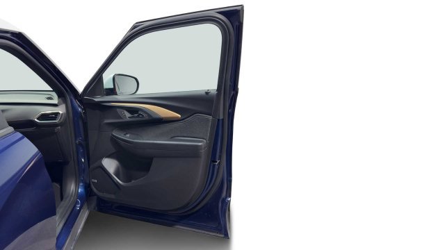 Used 2022 Chevrolet TrailBlazer ACTIV w/ Sun and Liftgate Package FWD image 9