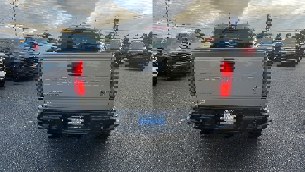 Certified 2022 Chevrolet Colorado ZR2 w/ Colorado ZR2 Bison Edition image 6