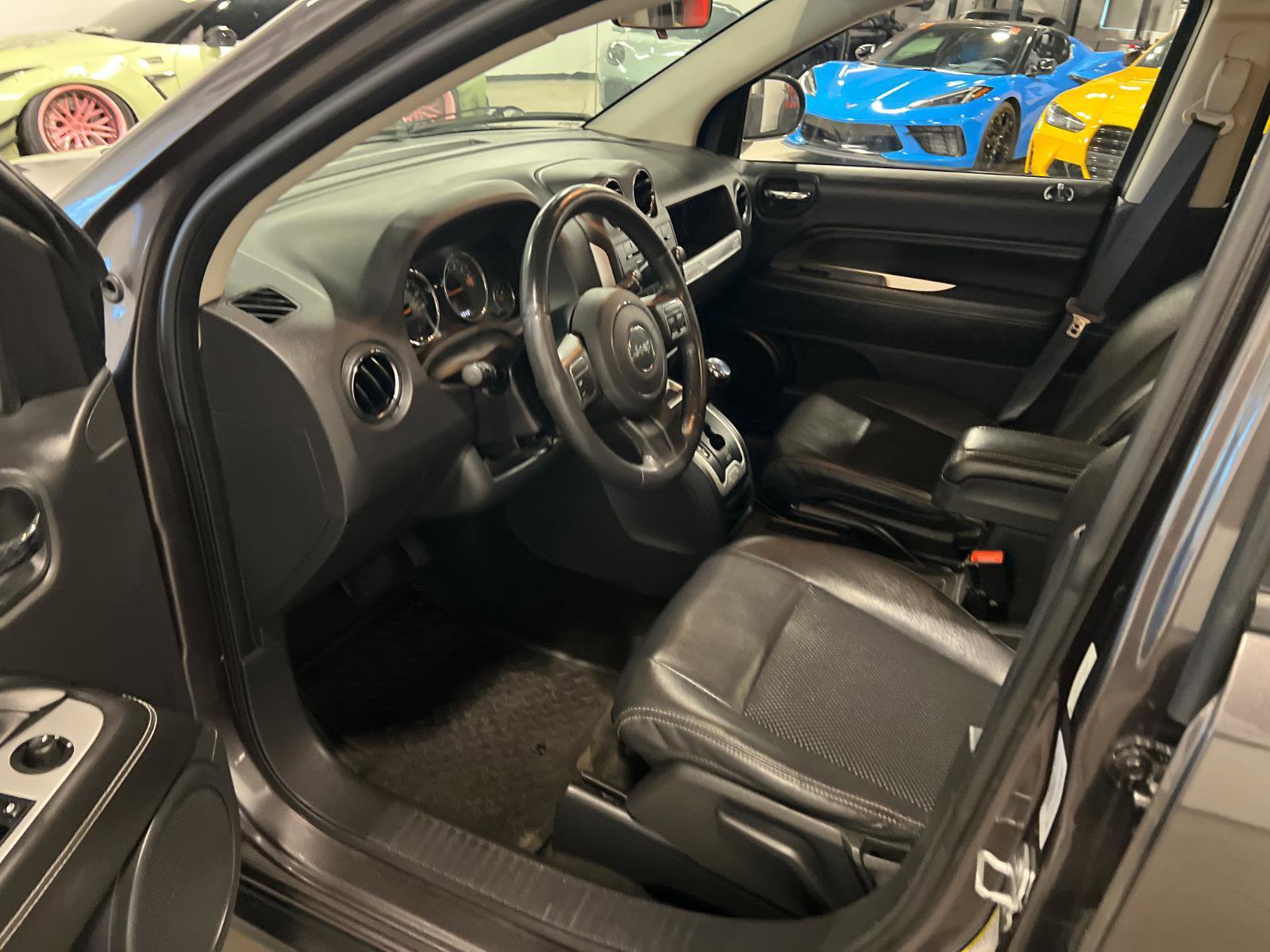 Used 2014 Jeep Compass Latitude AWD/4WD image 10