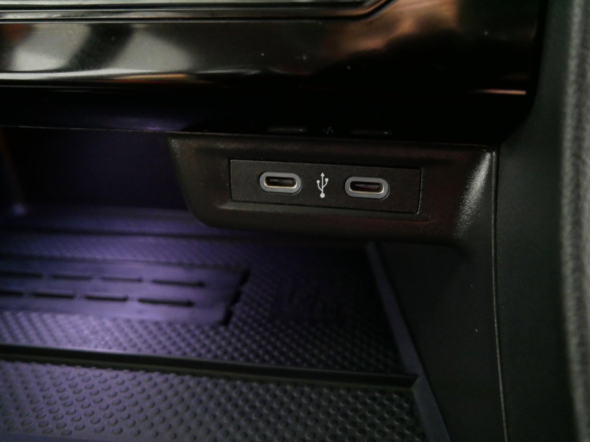 Certified 2025 Volkswagen Jetta SEL FWD image 30