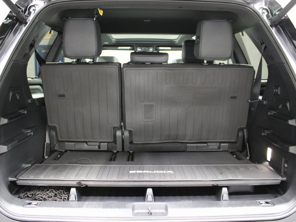 Used 2025 Toyota Sequoia Platinum image 36