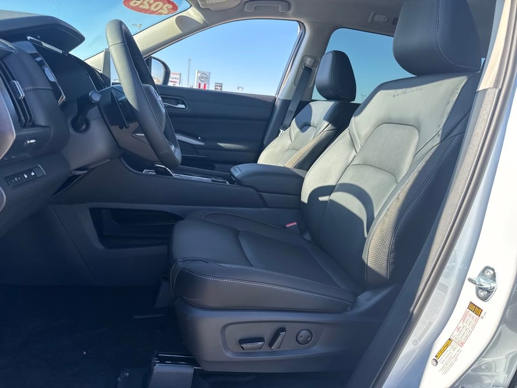 New 2026 Nissan Pathfinder SL image 14