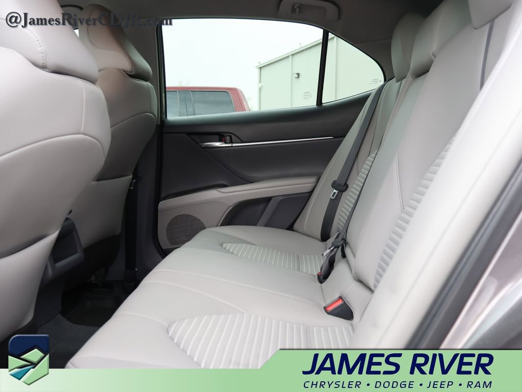 Used 2022 Toyota Camry SE image 17