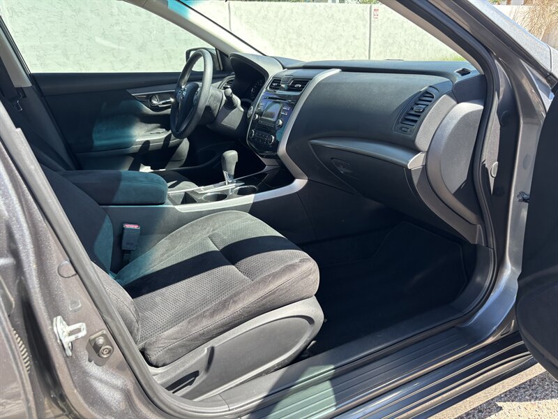 Used 2014 Nissan Altima 2.5 S w/ Display Audio Package FWD image 32