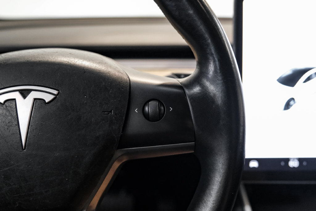 Used 2018 Tesla Model 3 Long Range RWD image 17