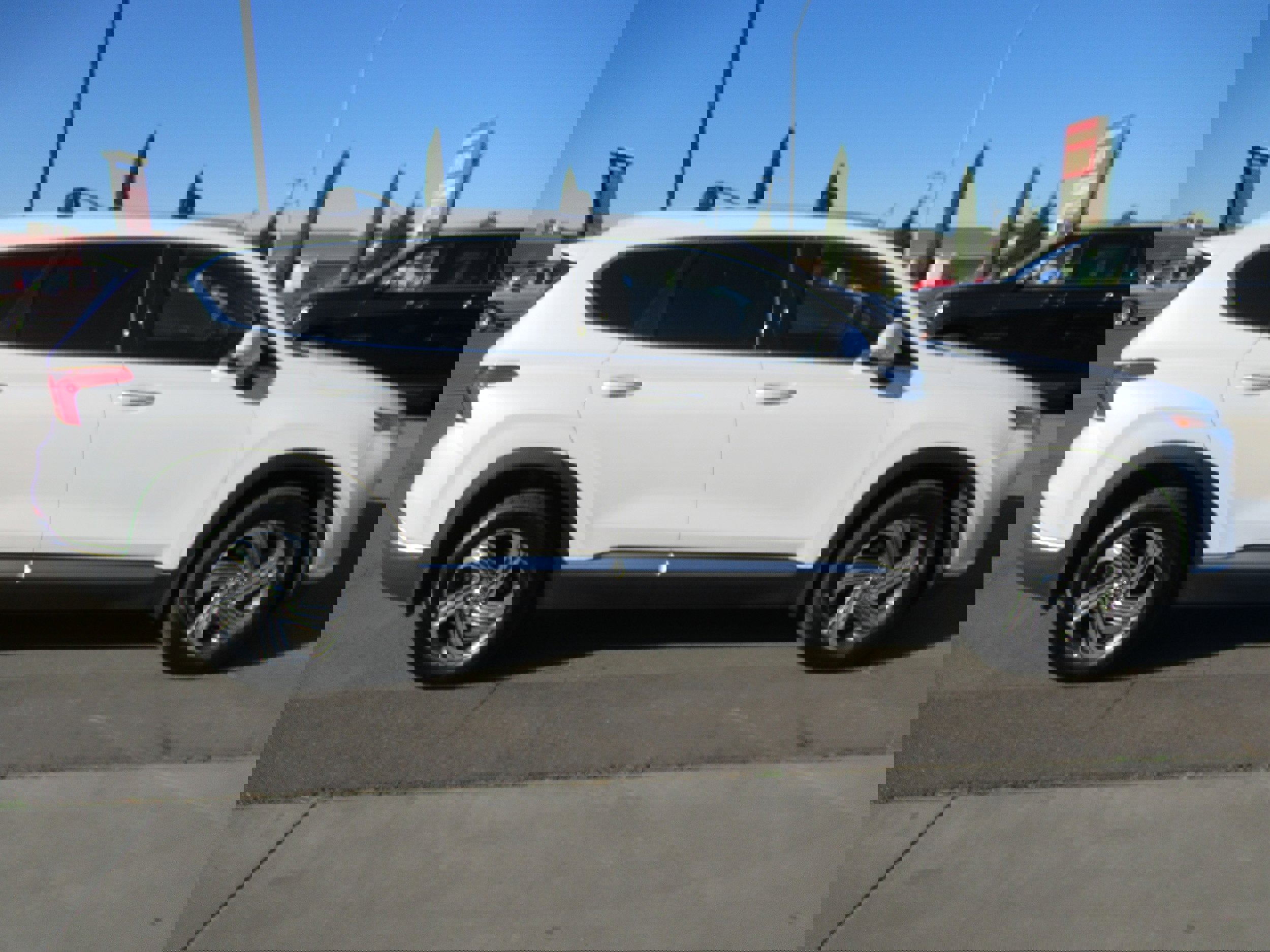 Used 2022 Hyundai Santa Fe SEL w/ Convenience Package image 6