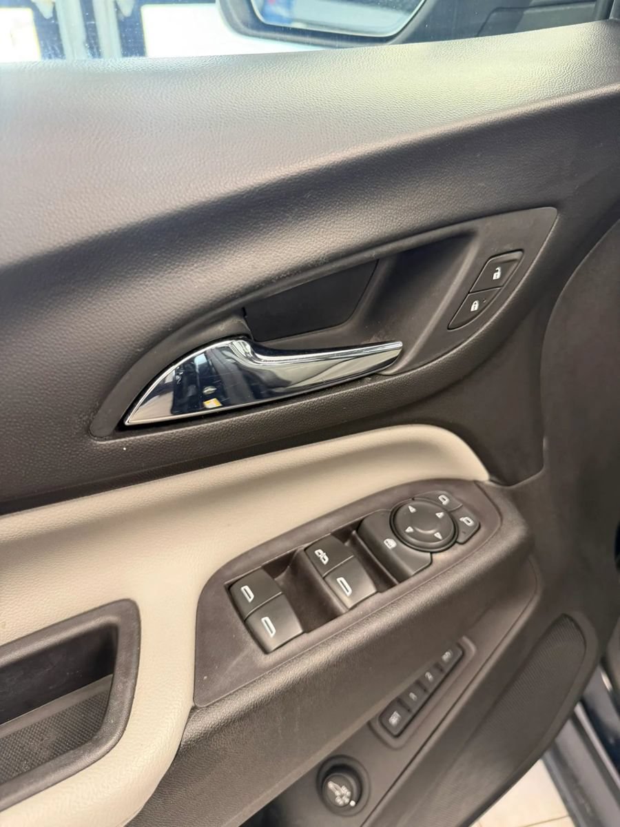 Used 2020 Chevrolet Equinox Premier FWD image 10