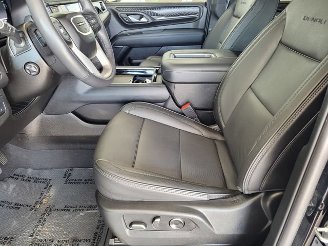 Used 2024 GMC Yukon Denali w/ Advanced Technology Package AWD/4WD image 17