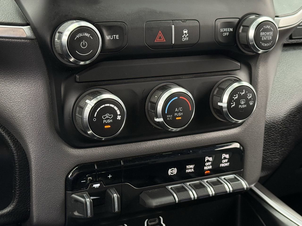 Used 2022 RAM 2500 Lone Star w/ Night Edition image 16