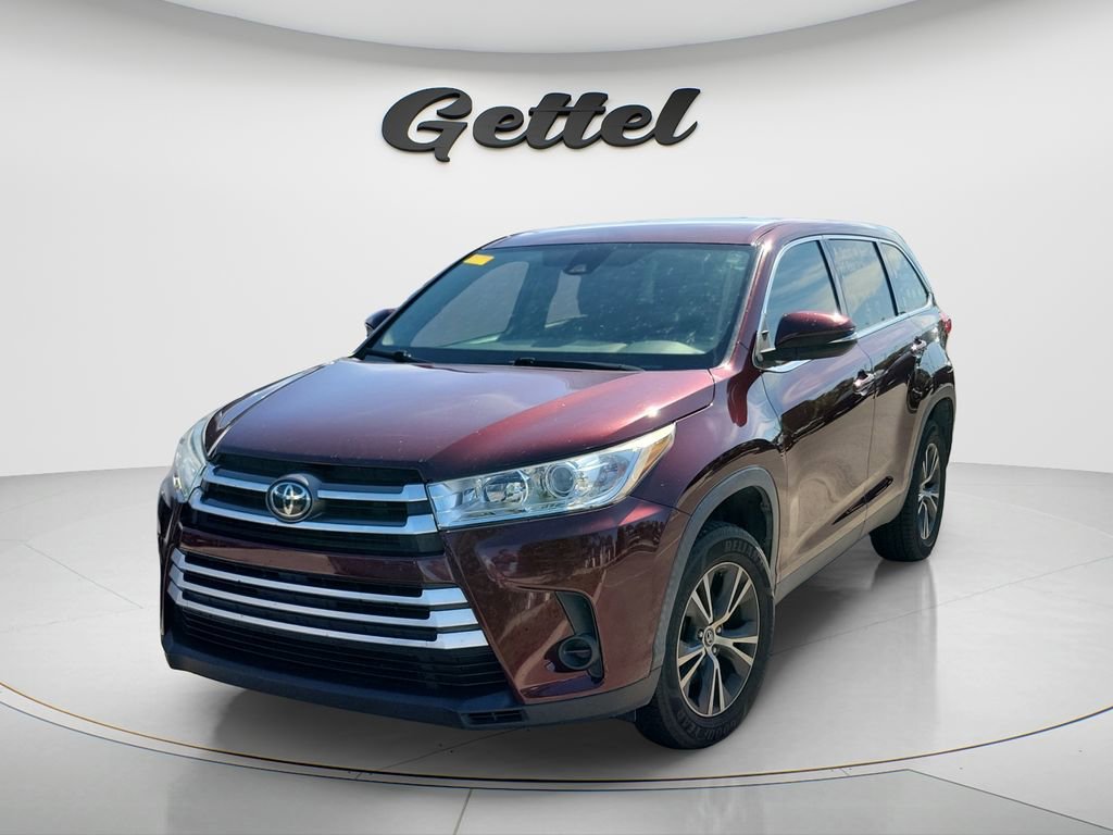 Used 2019 Toyota Highlander LE FWD video 1