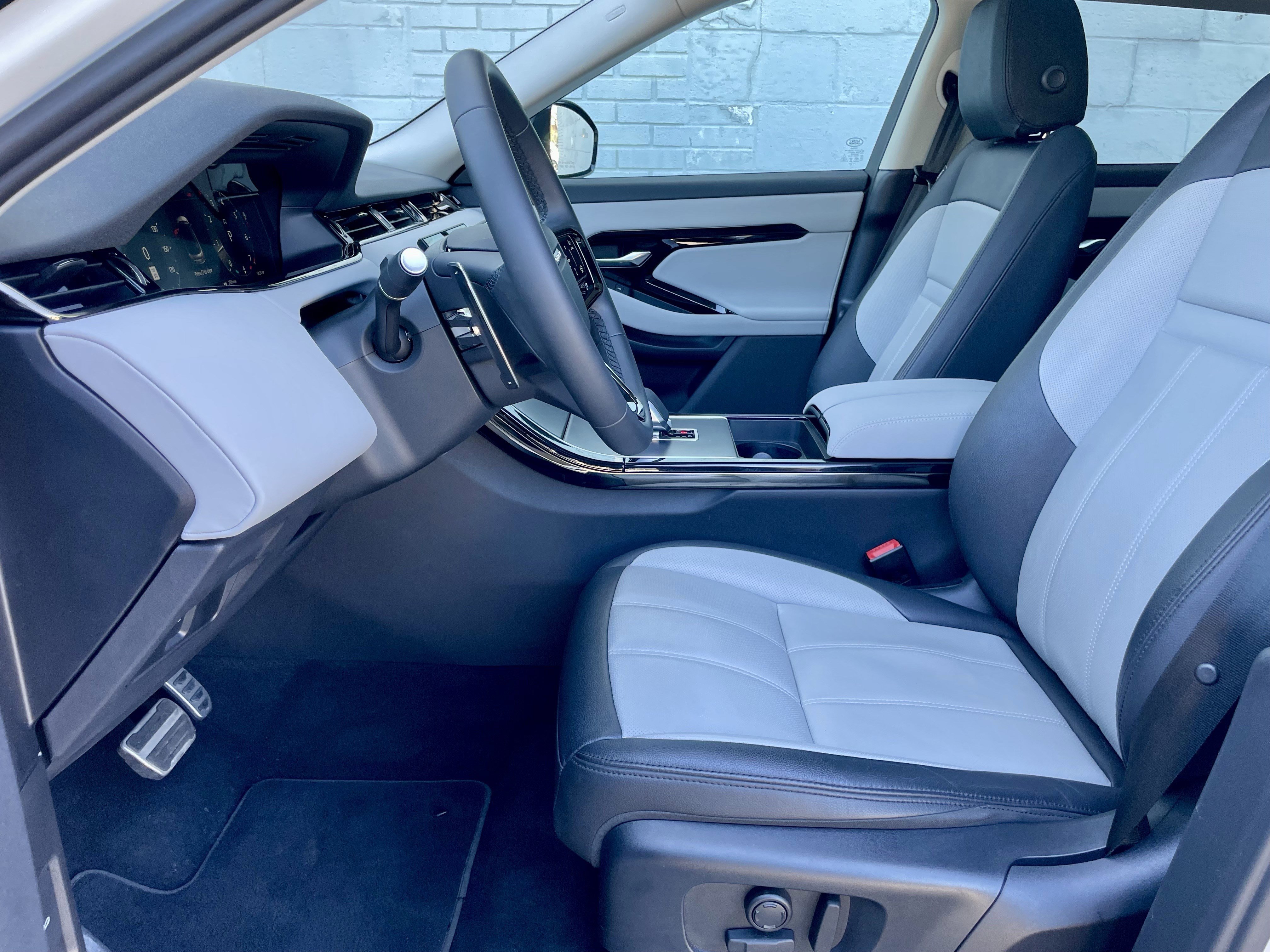 Certified 2025 Land Rover Range Rover Evoque Dynamic SE AWD/4WD image 14