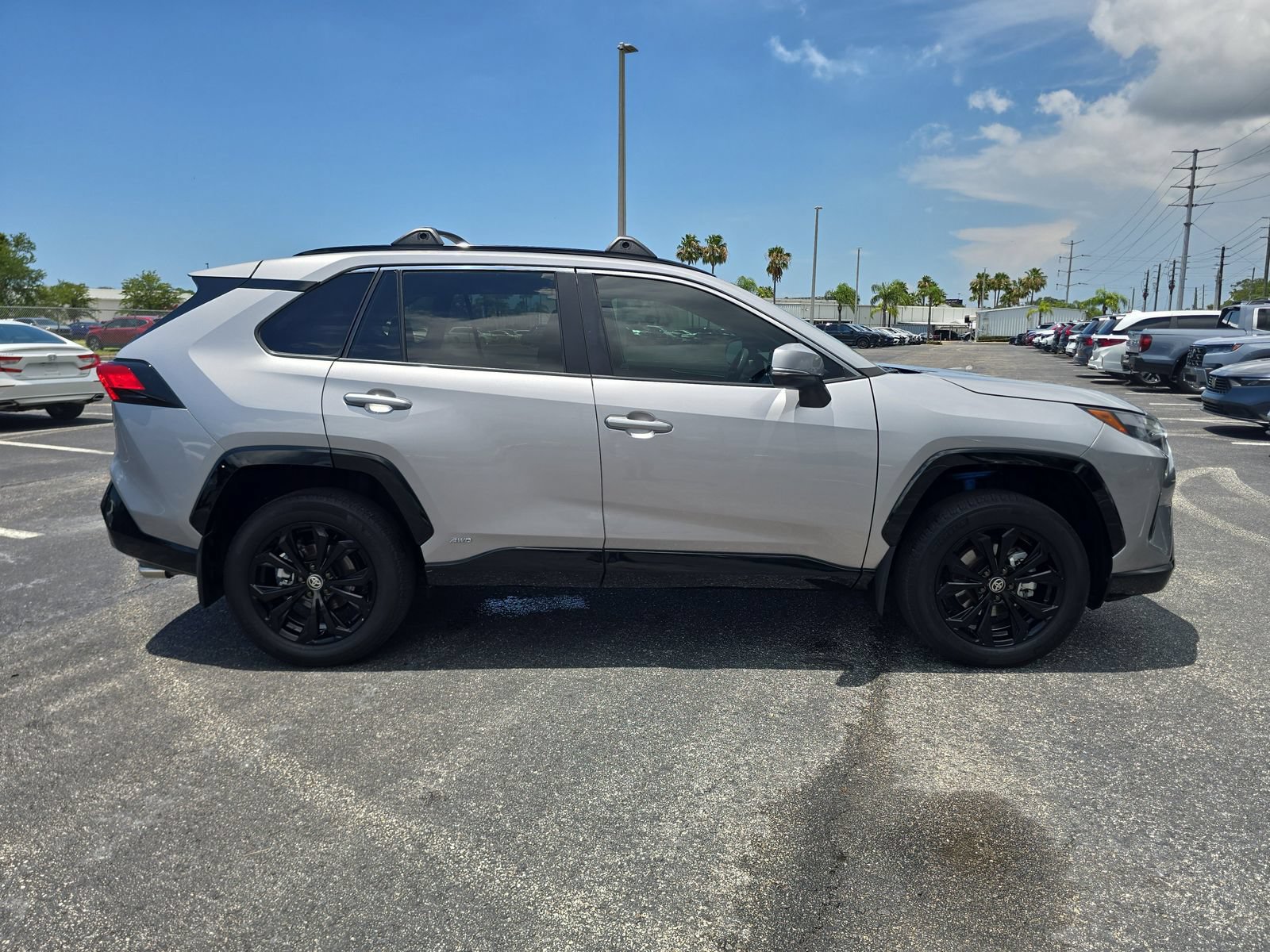 Used 2024 Toyota RAV4 SE AWD/4WD image 3