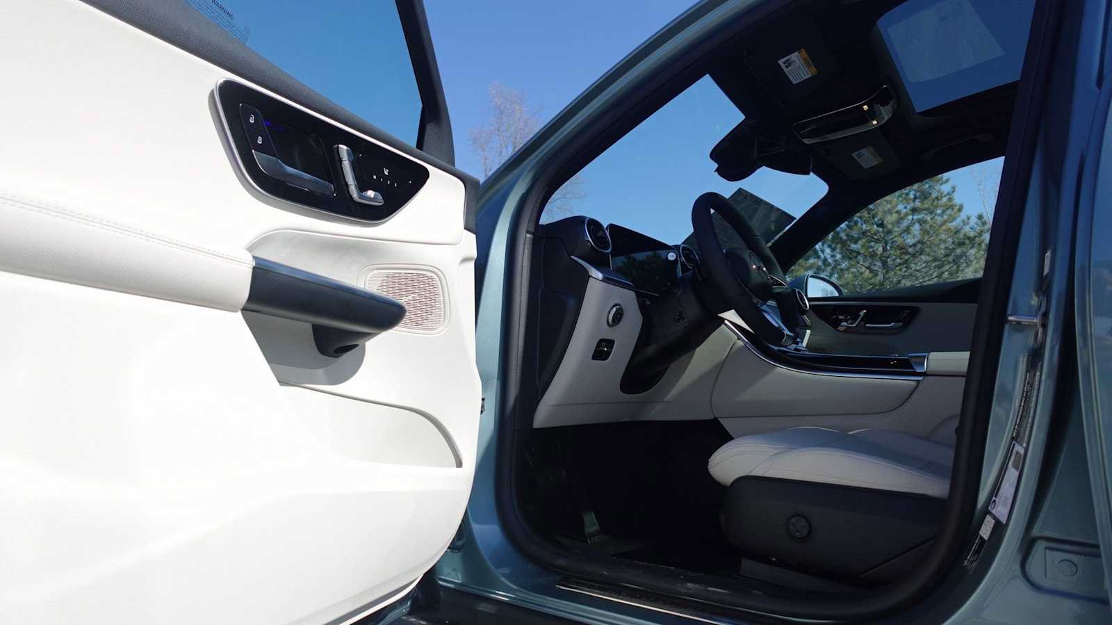Used 2026 Mercedes-Benz GLC 300 4MATIC image 25