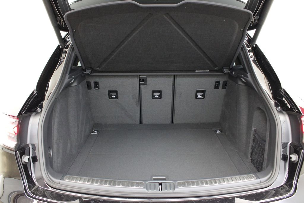 New 2025 Porsche Macan image 38