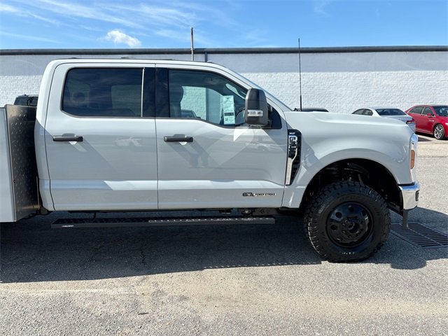 New 2025 Ford F350 XLT w/ XLT Value Package image 12