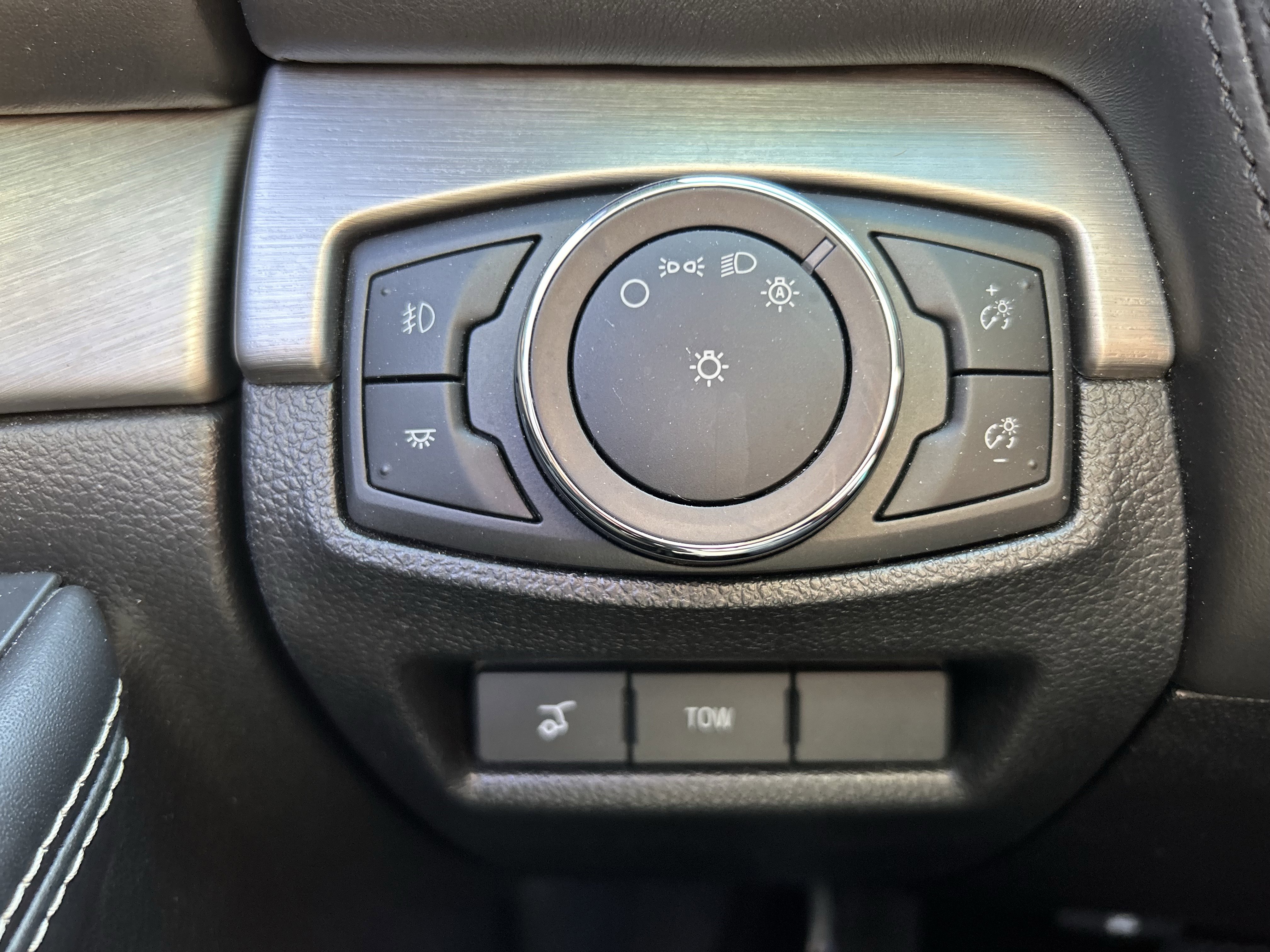 Used 2016 Ford Explorer Platinum image 19