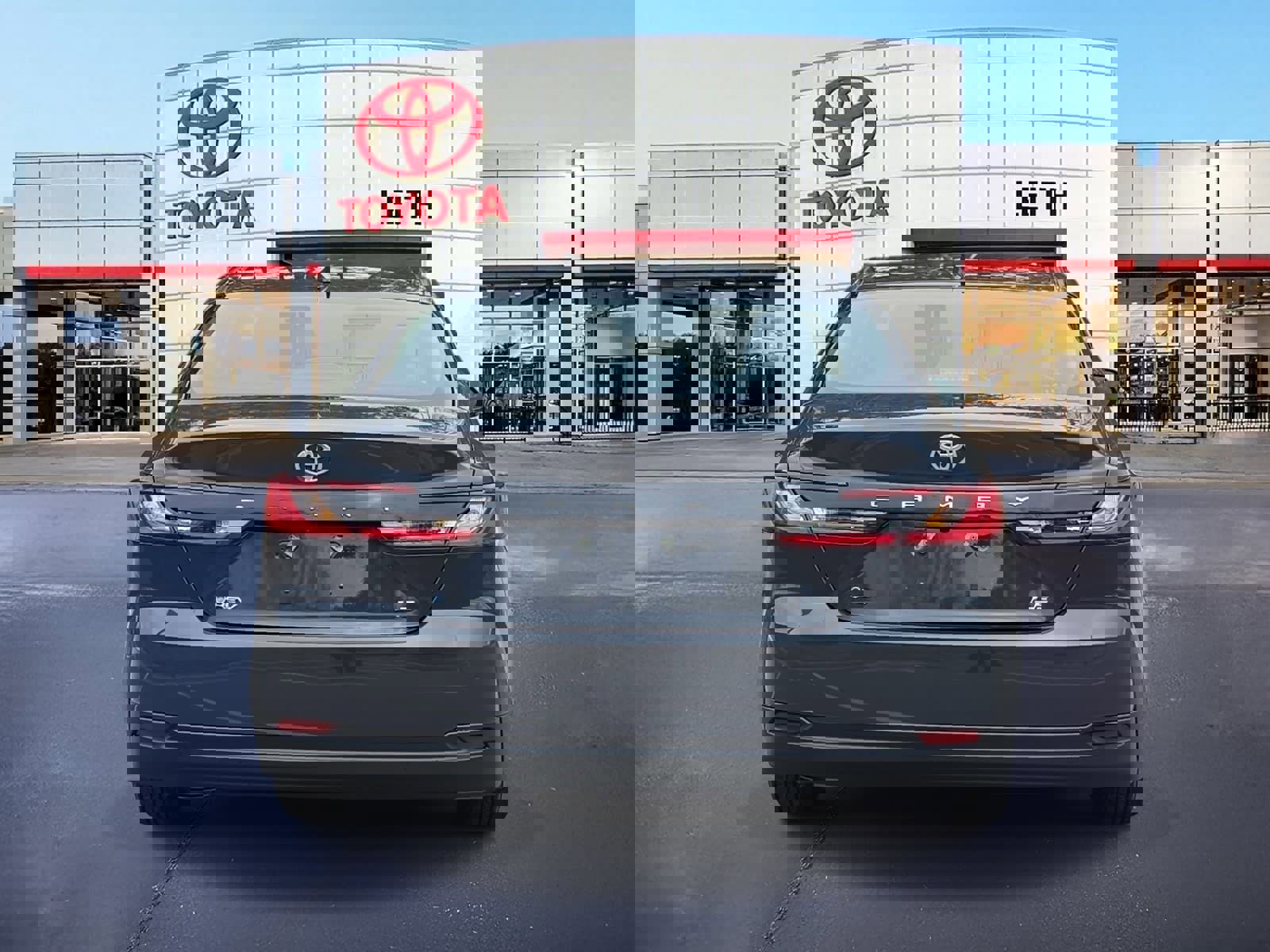 Used 2025 Toyota Camry LE image 6