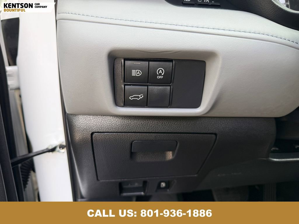 Used 2025 Toyota Highlander XLE image 20