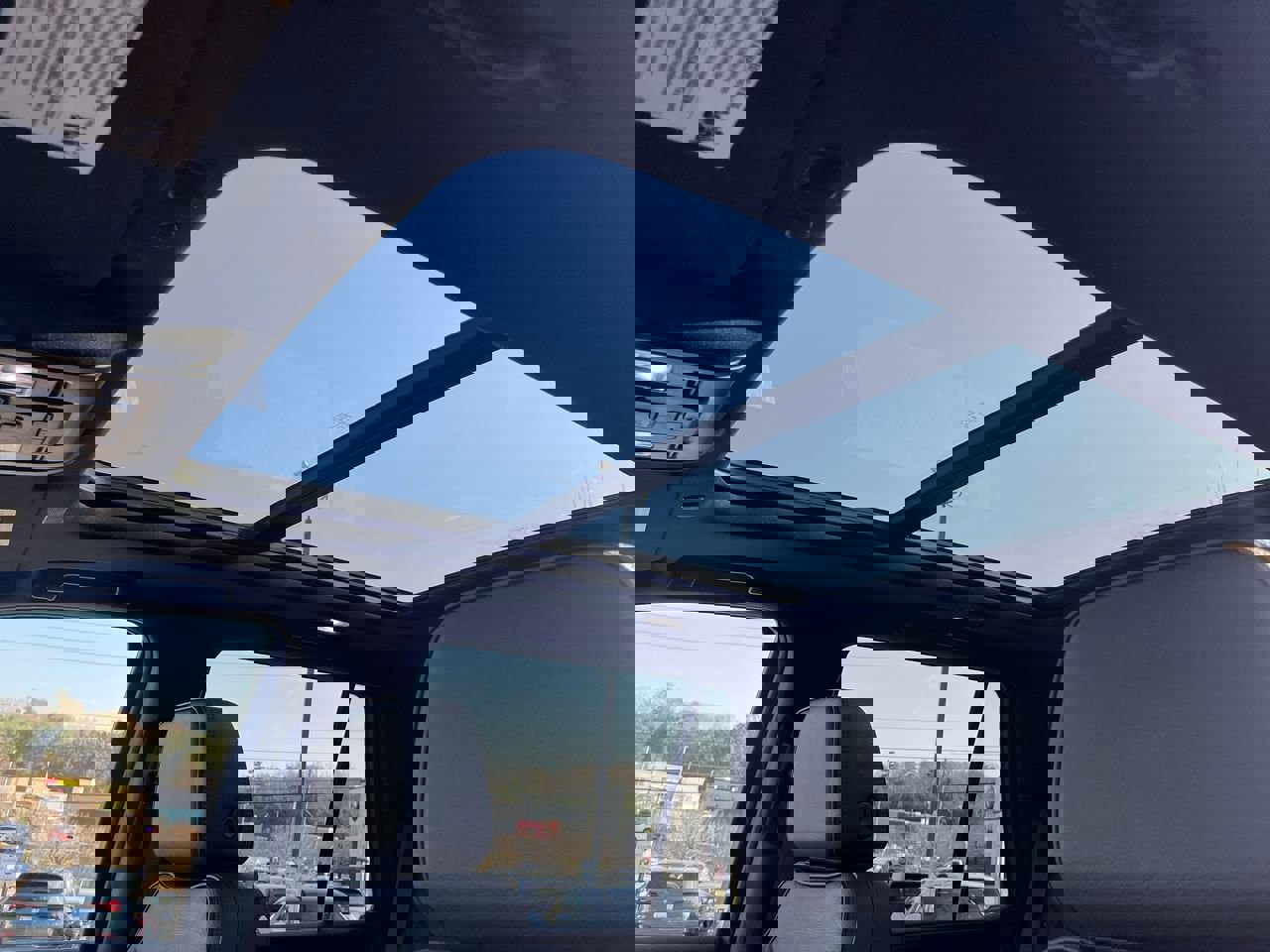 Used 2023 GMC Yukon Denali image 30