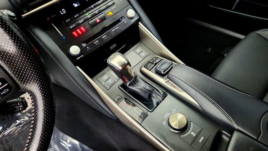 Used 2018 Lexus IS 350 AWD image 17