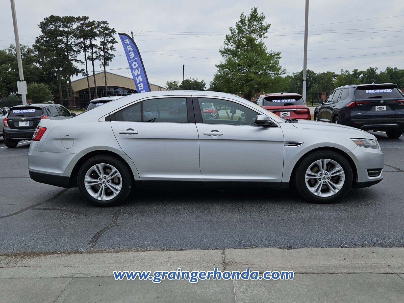 Used 2016 Ford Taurus SEL w/ Equipment Group 201A FWD image 6