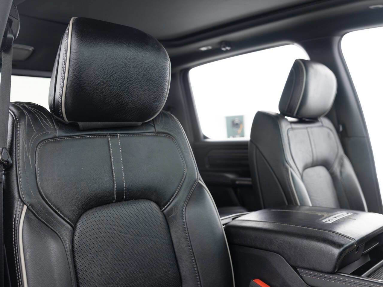 Used 2021 RAM 1500 Limited w/ Night Edition image 30