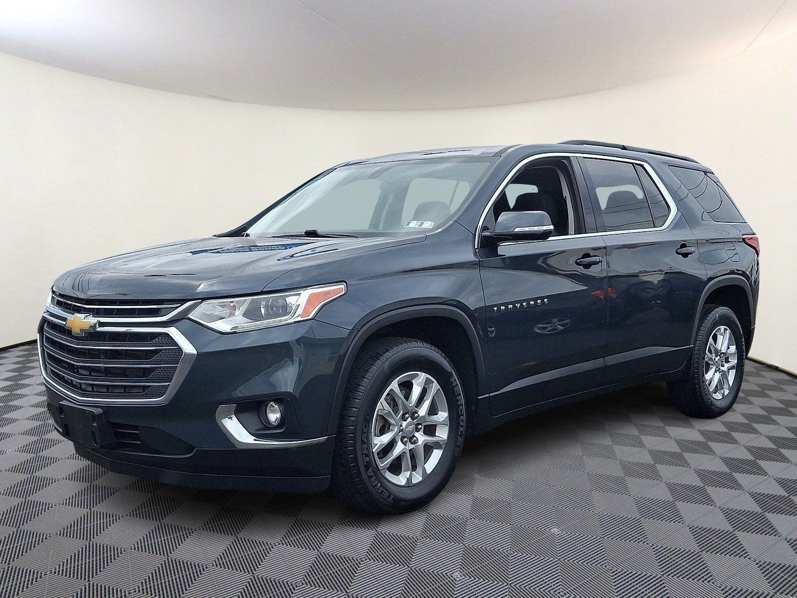 Used 2019 Chevrolet Traverse LT FWD image 3