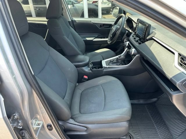 Used 2022 Toyota RAV4 LE AWD/4WD image 12