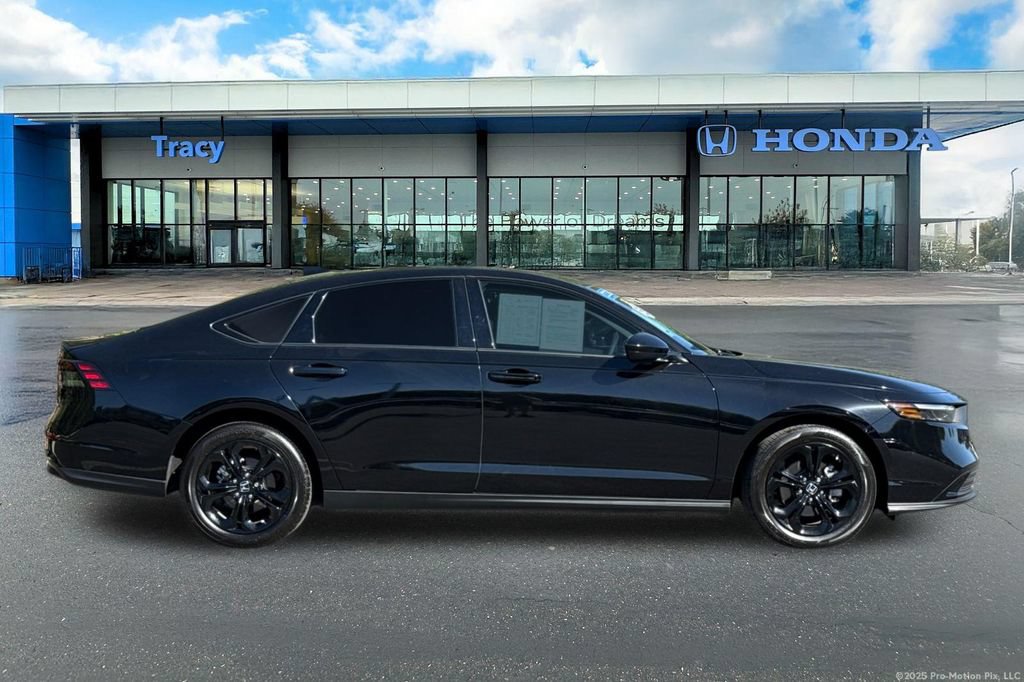 Certified 2025 Honda Accord SE image 4
