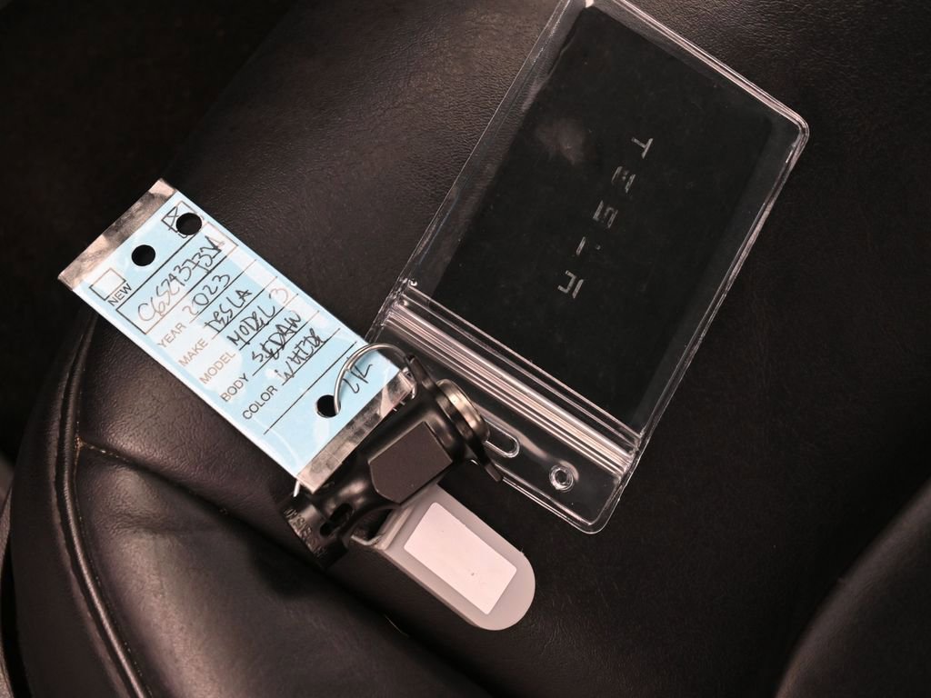 Used 2023 Tesla Model 3 Standard Range image 19