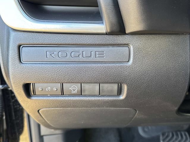 Used 2023 Nissan Rogue S image 32