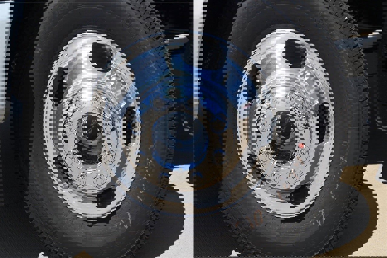 New 2026 Ford F350 4x4 Crew Cab DRW Super Duty image 30