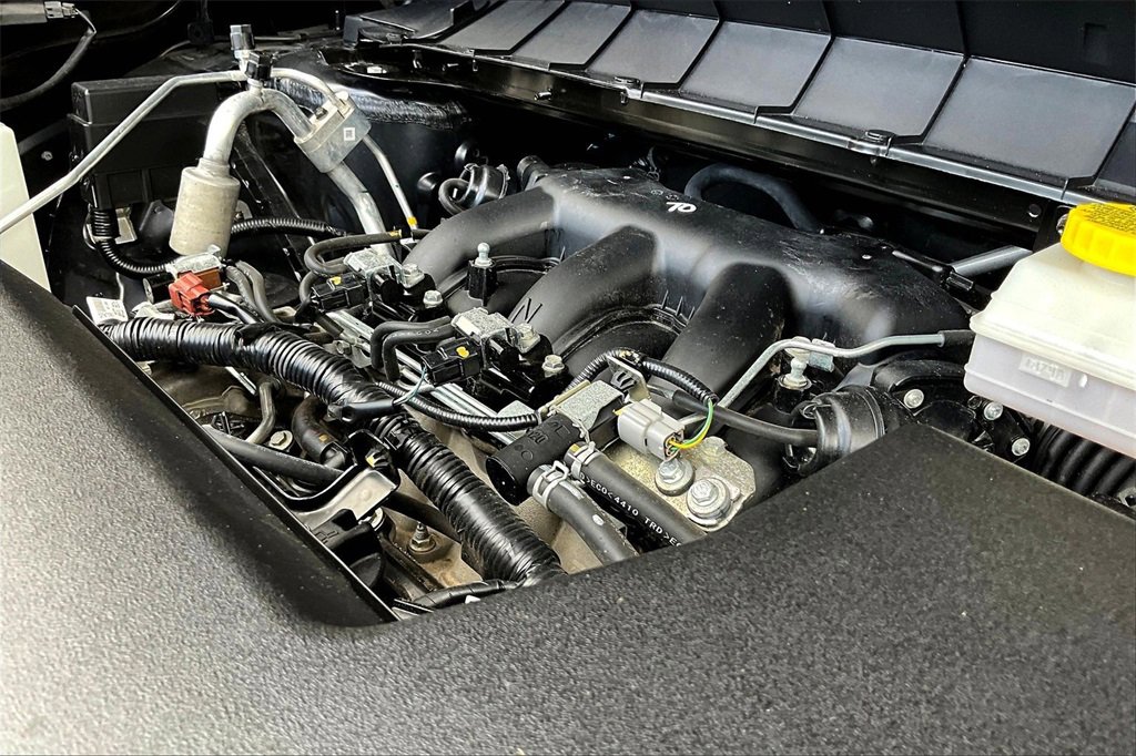 Used 2024 Nissan Pathfinder SV image 33