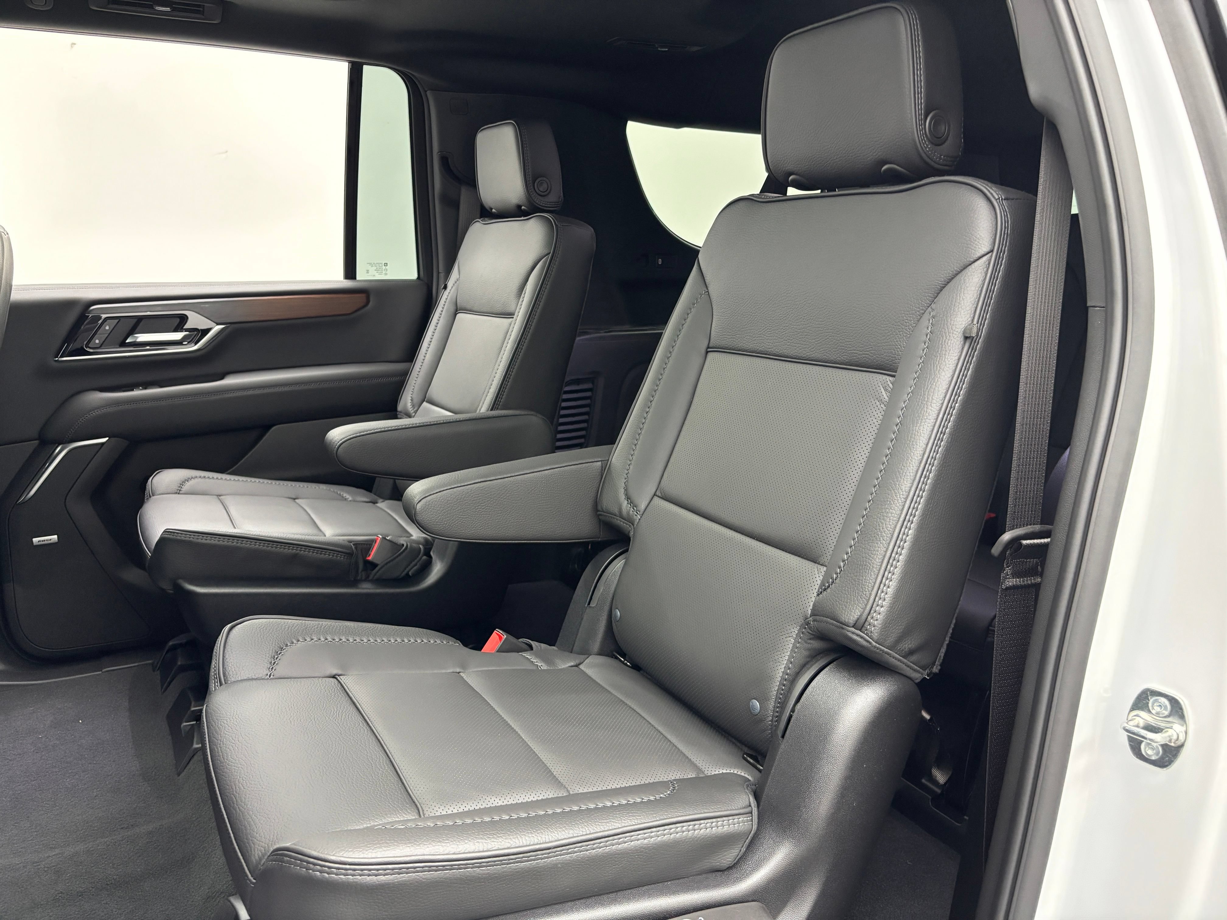 New 2026 GMC Yukon XL Denali w/ Sun & Power Step Package AWD/4WD image 45