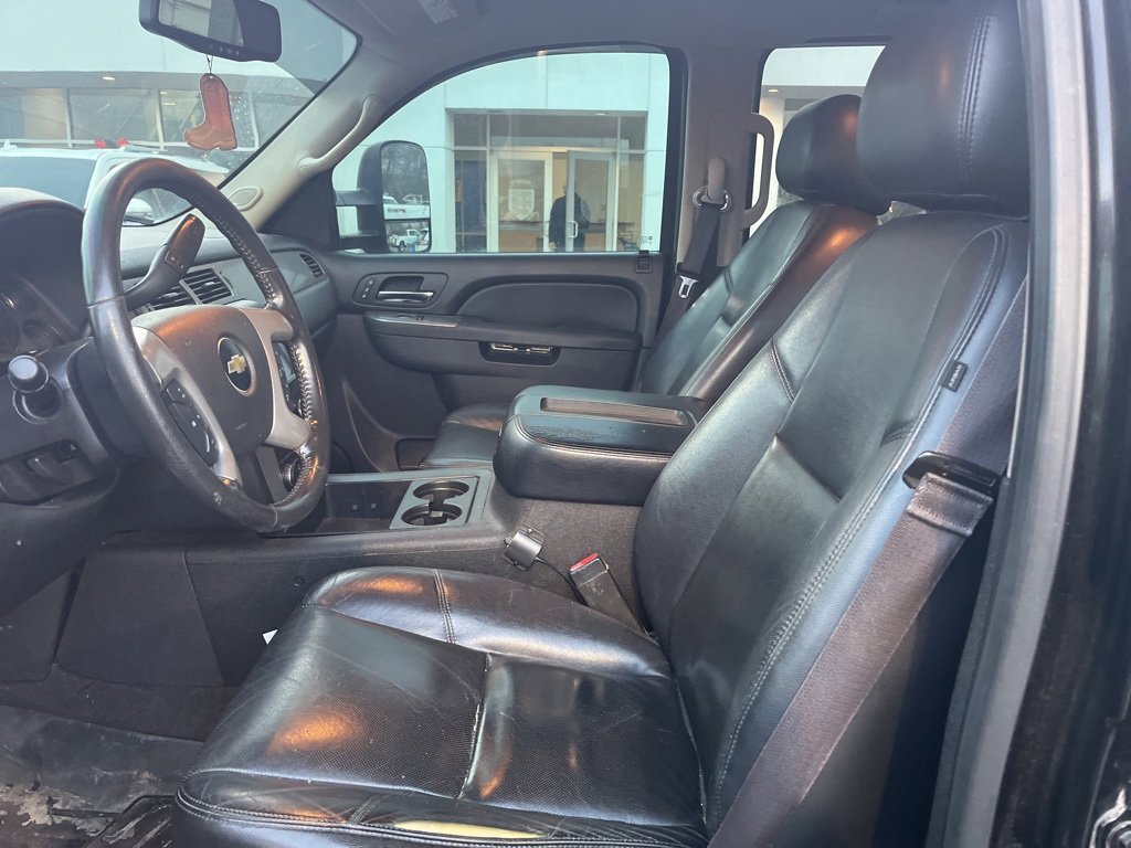 Used 2013 Chevrolet Silverado 2500 LTZ w/ LTZ Plus Package image 9