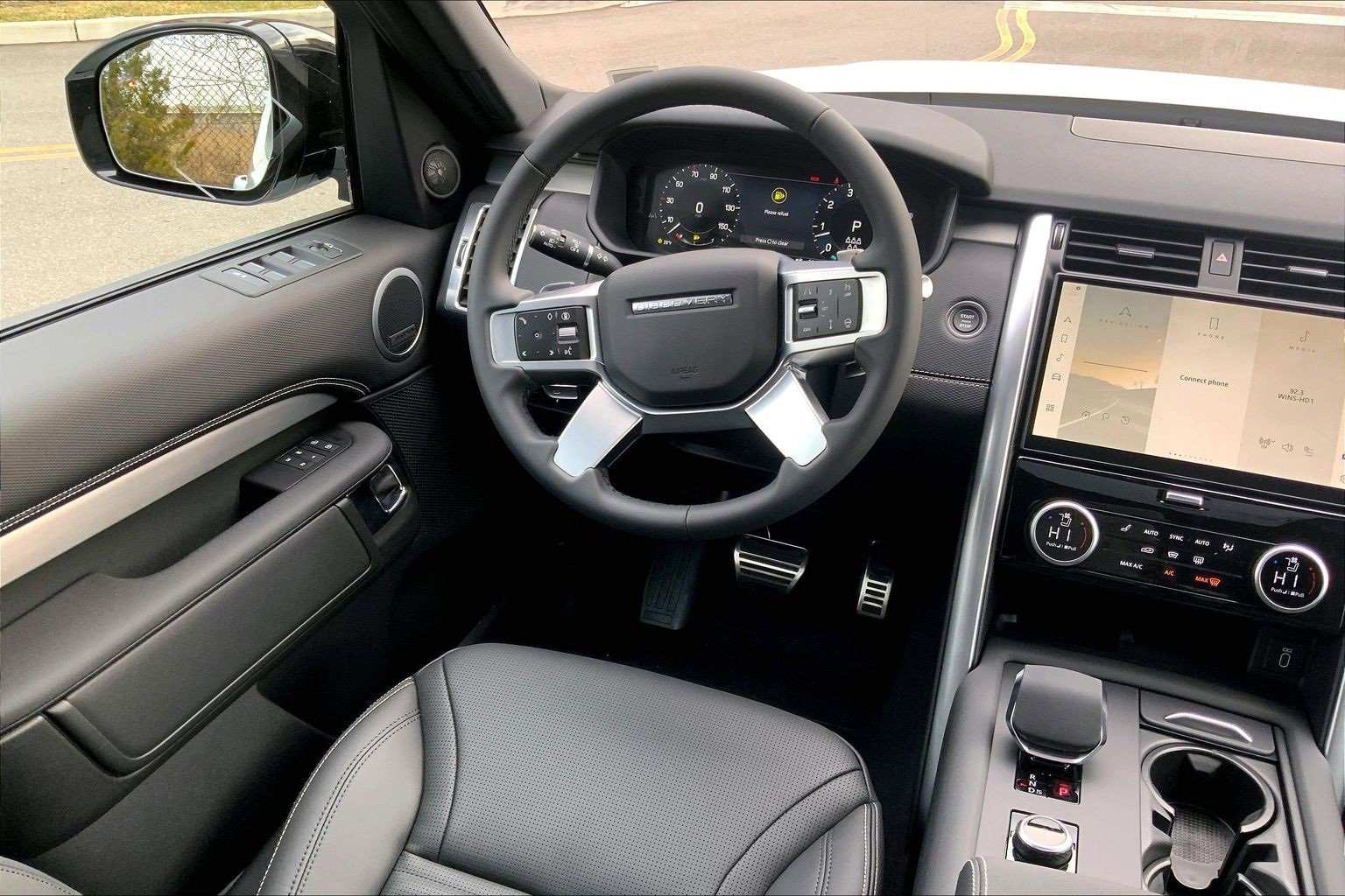 New 2026 Land Rover Discovery Limited Edition image 8