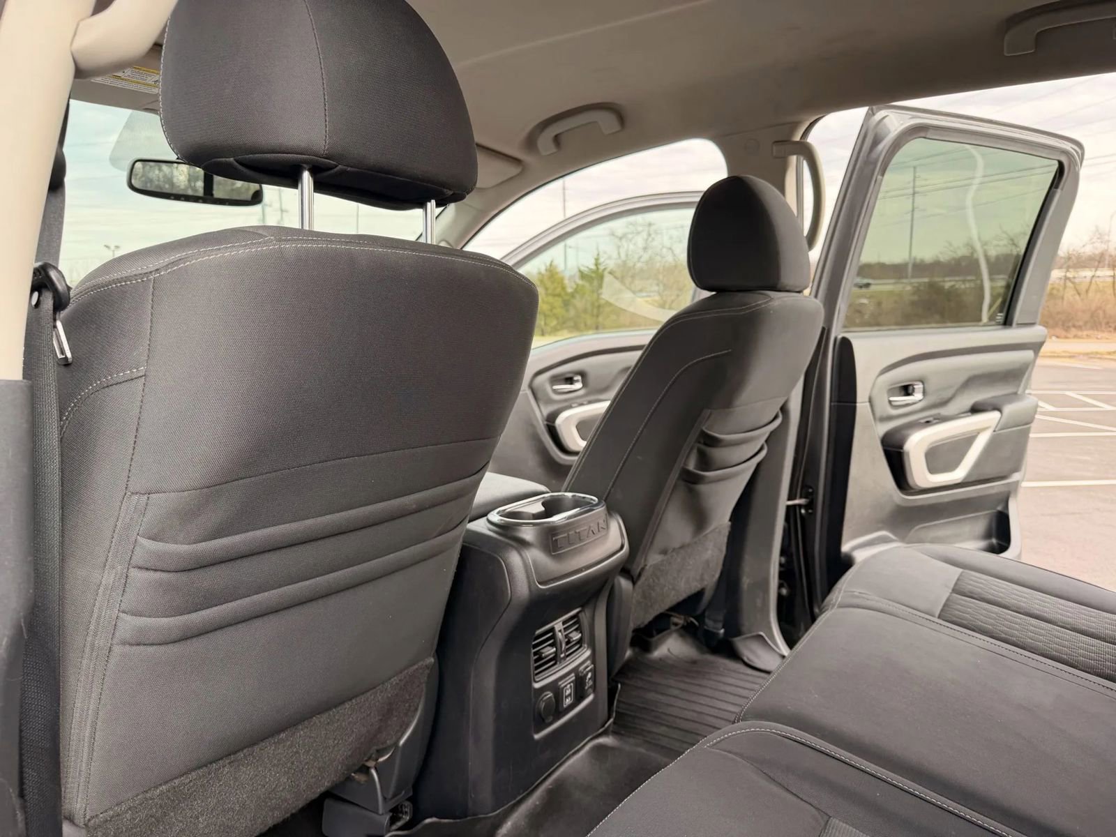 Used 2019 Nissan Titan SV w/ SV Convenience Package image 25