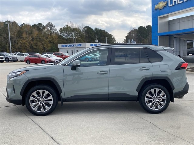 Used 2022 Toyota RAV4 XLE Premium image 2