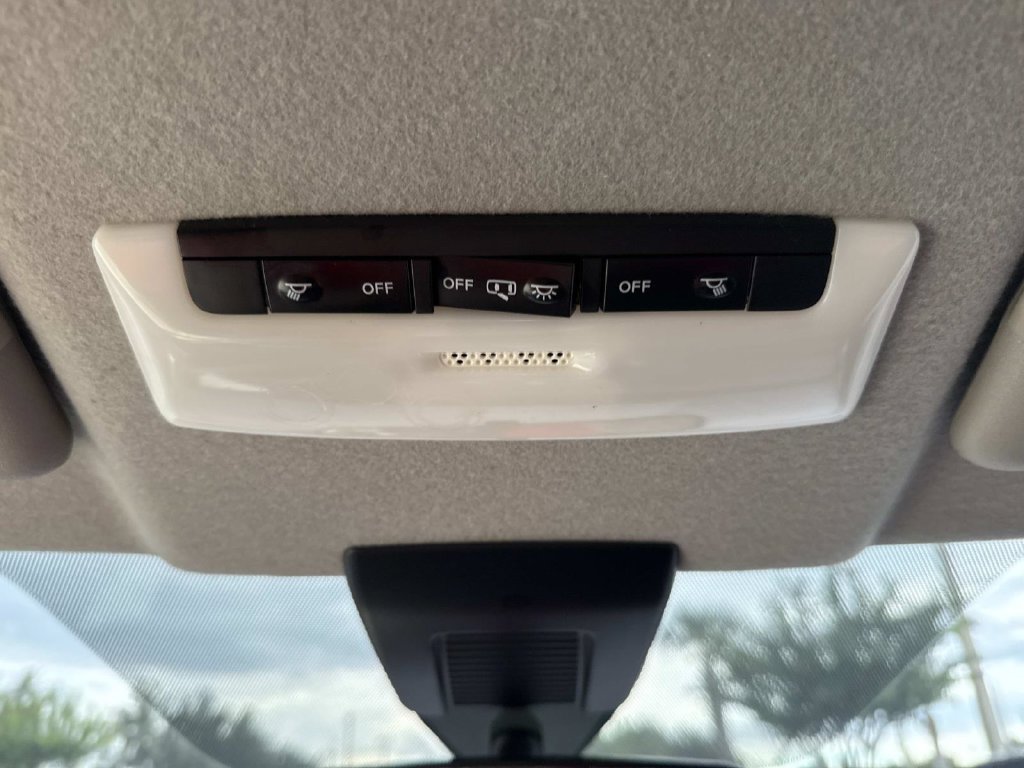 Used 2022 Nissan Kicks SV FWD image 41