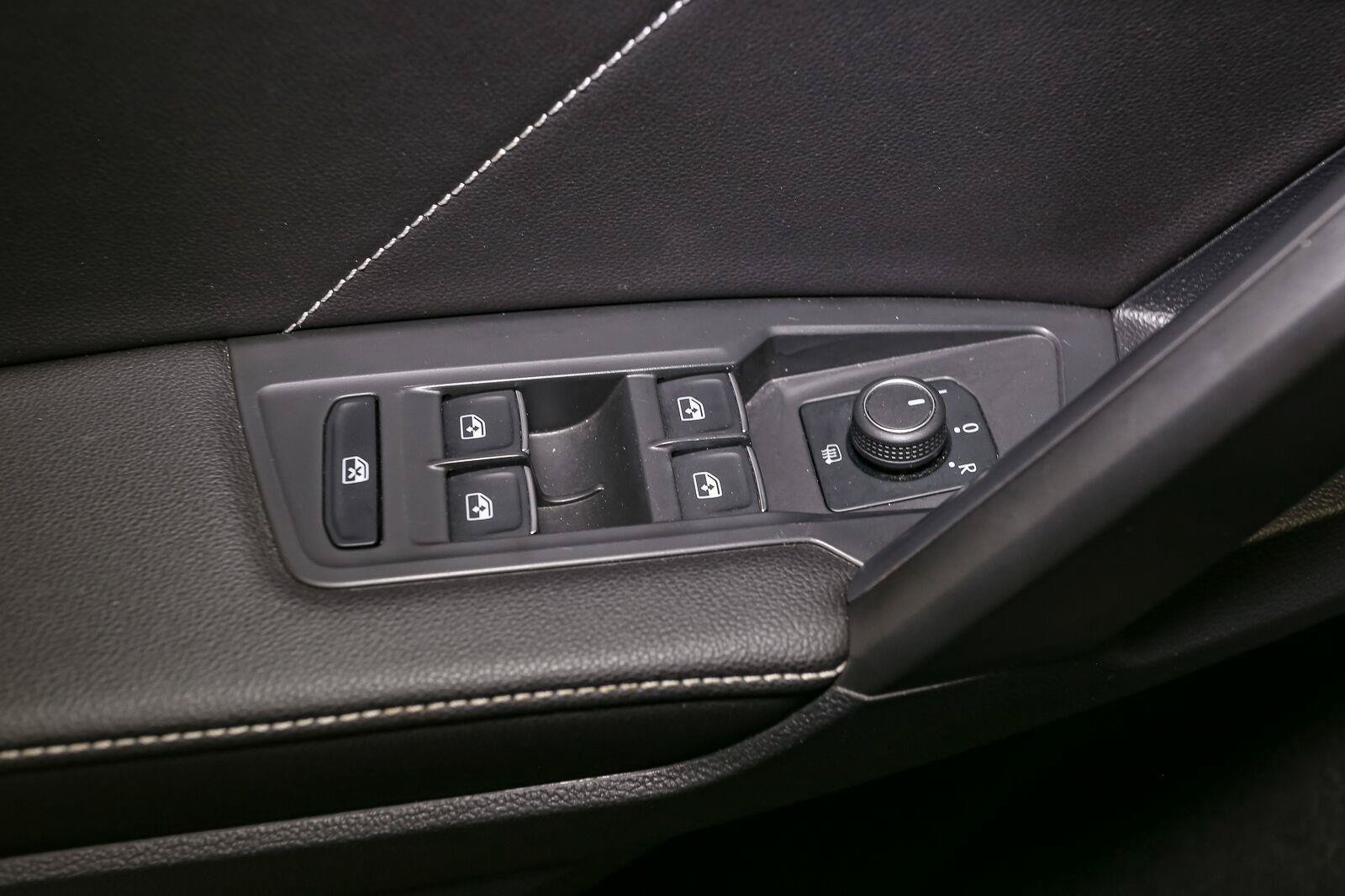 Certified 2024 Volkswagen Tiguan SE R-Line FWD image 43