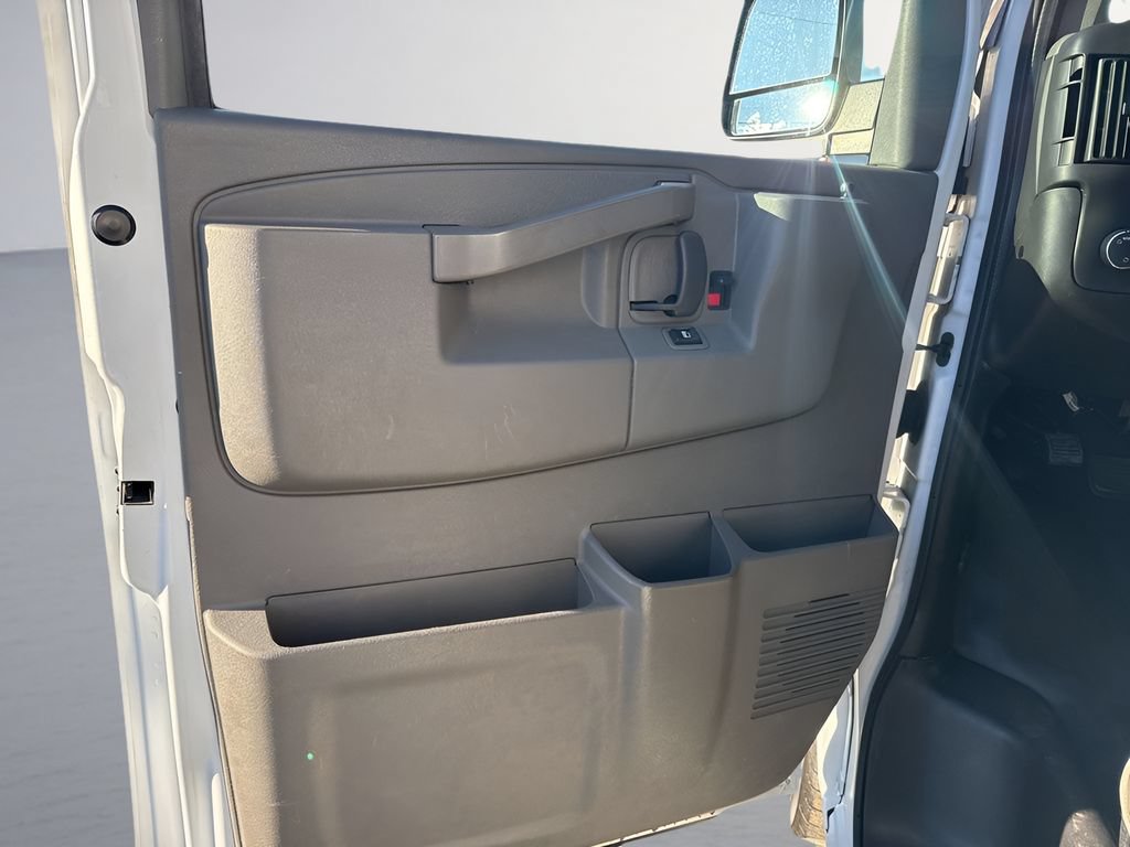 Used 2022 GMC Savana 2500 w/ Driver Convenience Package RWD image 20
