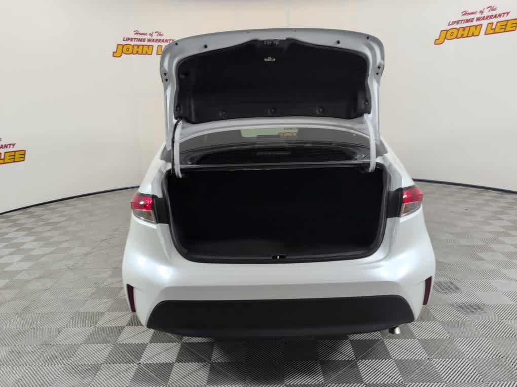 Used 2026 Toyota Corolla LE FWD image 8