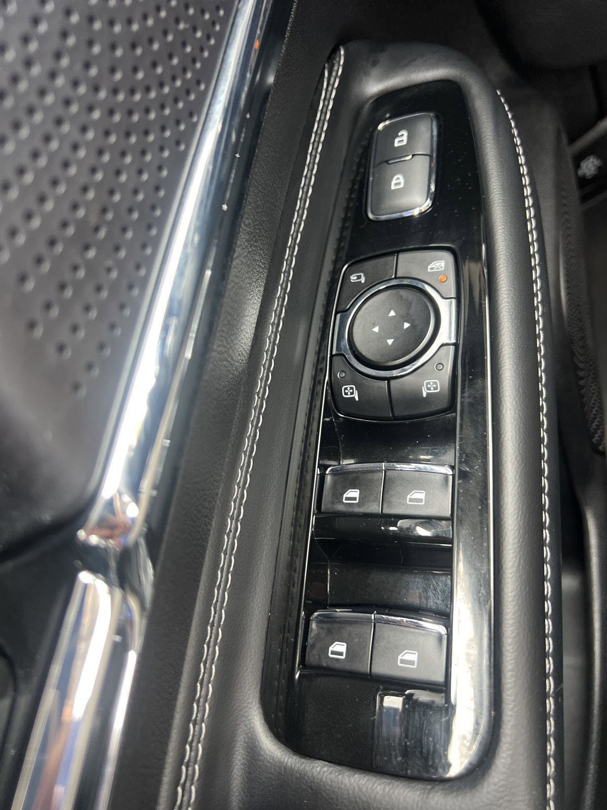 Used 2023 Lincoln Corsair AWD w/ Equipment Group 101A image 12